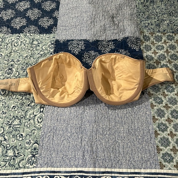 Victoria’s Secret BioFit Multiway bra. - Picture 2 of 4